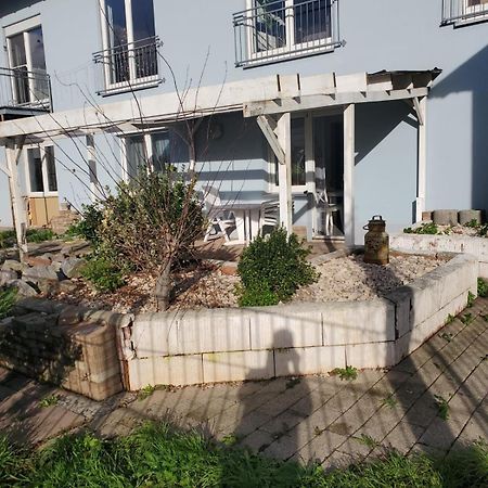 Grosse 3 Zi Wohnung Auf Der Pferde Farm ลาร์ ภายนอก รูปภาพ